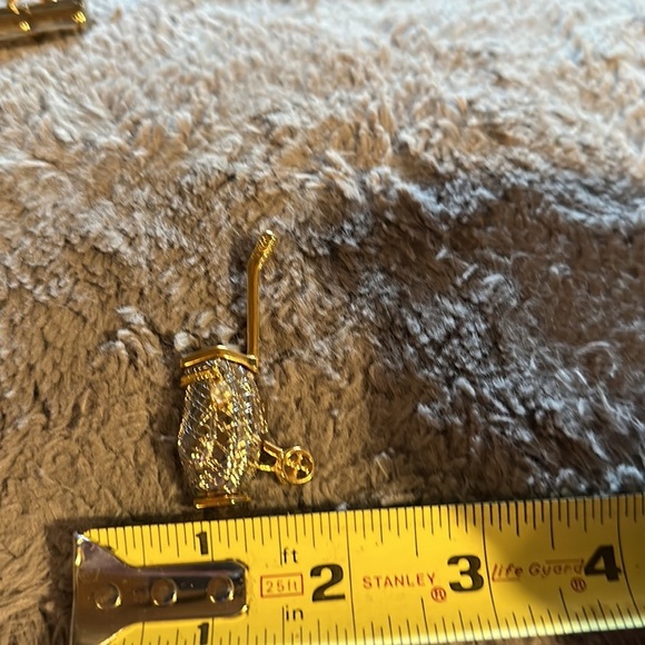 Two Tone Golf Bag Brooch with crystal accent - Picture 6 of 6